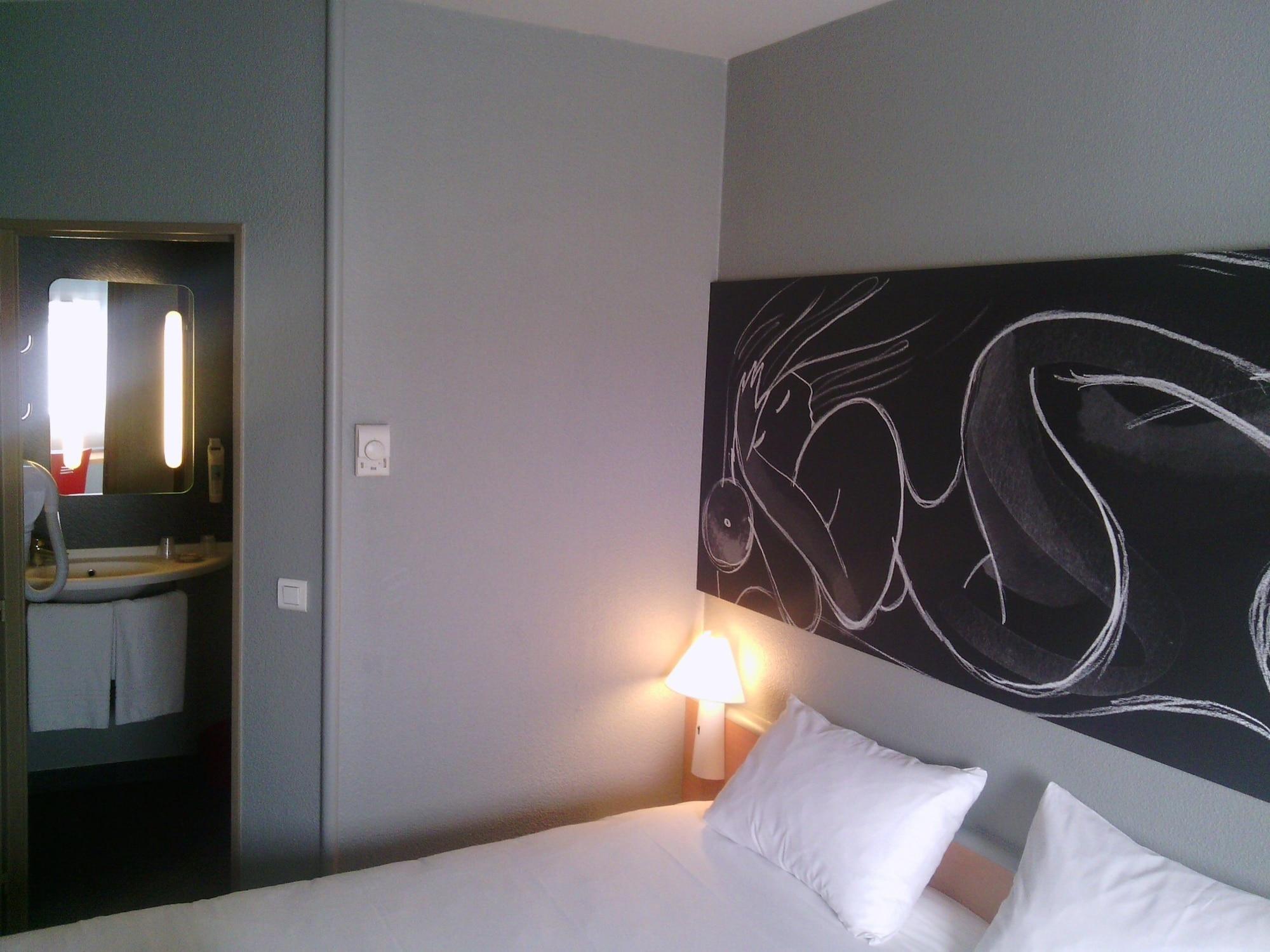 Hotel Ibis Orange Sud Exterior foto